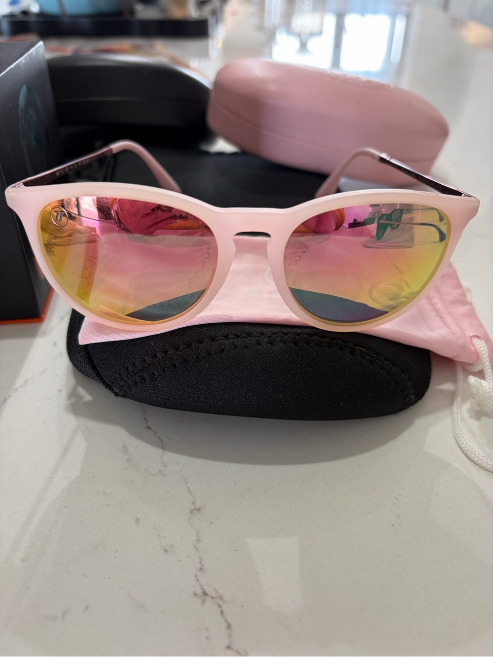 Women's Pink Cat-Eye Sunglasses with Pink Mirrored Lenses by